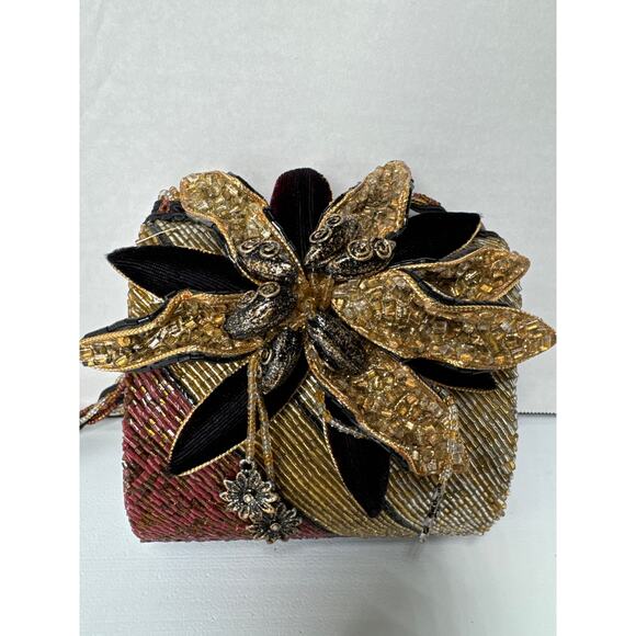 Mary Frances beaded flower small crossbody purse bag - Picture 3 of 8